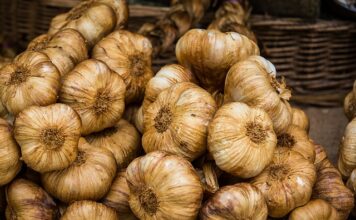 how to roast garlic